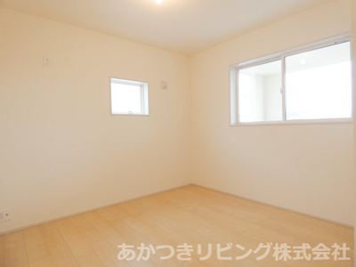 【洋室】 | 第下野大光寺 | 全室２面採光の明るい室内♪