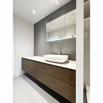 【独立洗面台】 | ラ・トゥール飯田橋 | 内装です