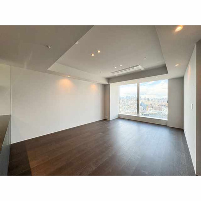 【居間・リビング】 | ラ・トゥール飯田橋 | 内装は落ち着いています