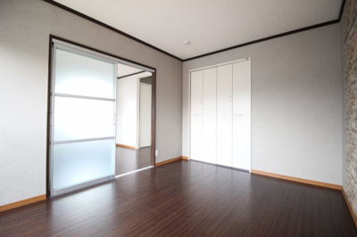 【洋室】 | スカイガーデン関 | 個人の部屋や寝室として使える洋室です