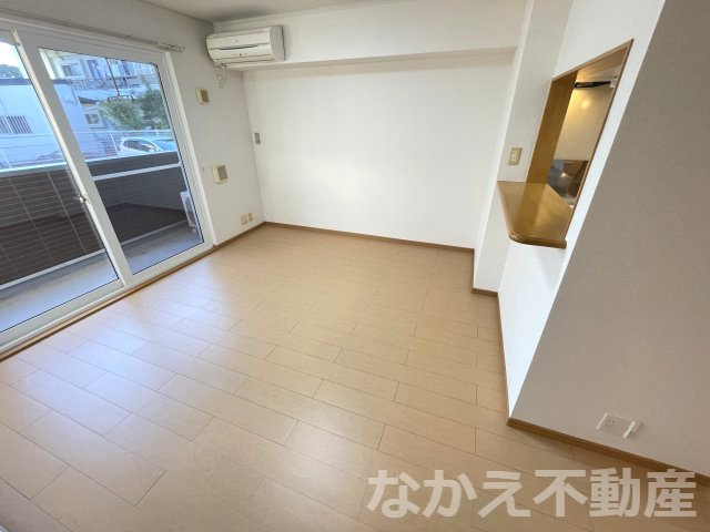 【居間・リビング】 | こちらの居間で趣味の時間をお楽しみください