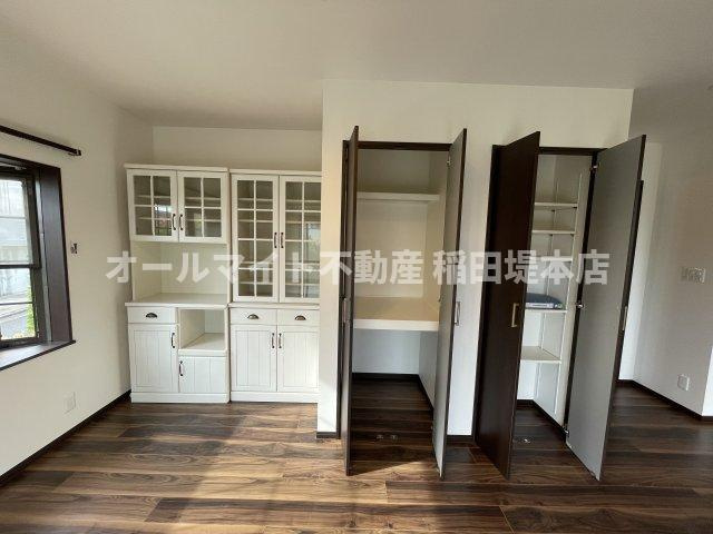 川崎市麻生区上麻生２丁目の一戸建ての居間・リビング