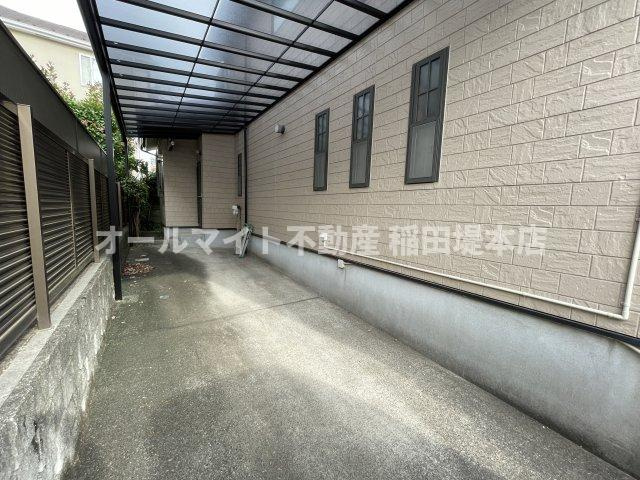 川崎市麻生区上麻生２丁目の一戸建ての駐車場