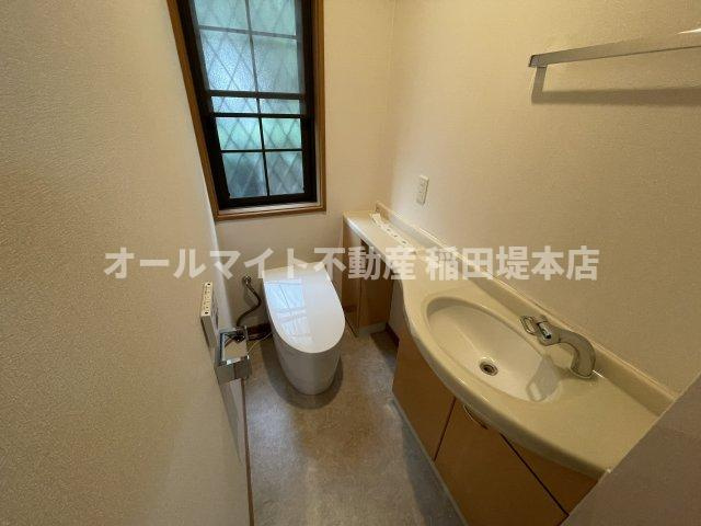 川崎市麻生区上麻生２丁目の一戸建てのトイレ