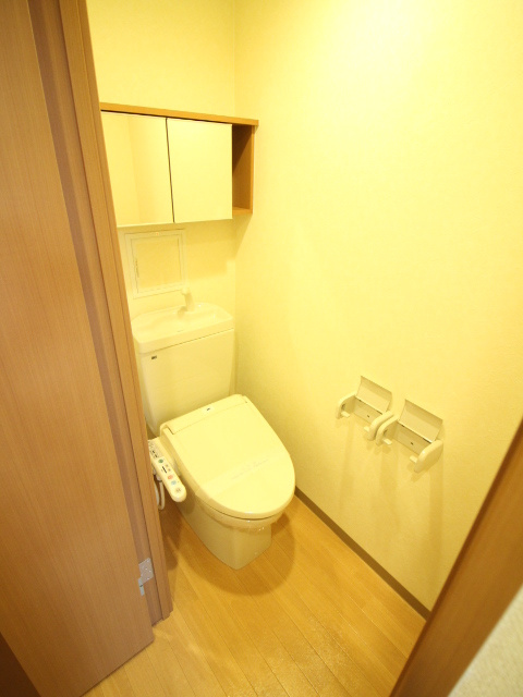 サンライト東条のトイレ|温水洗浄便座付き