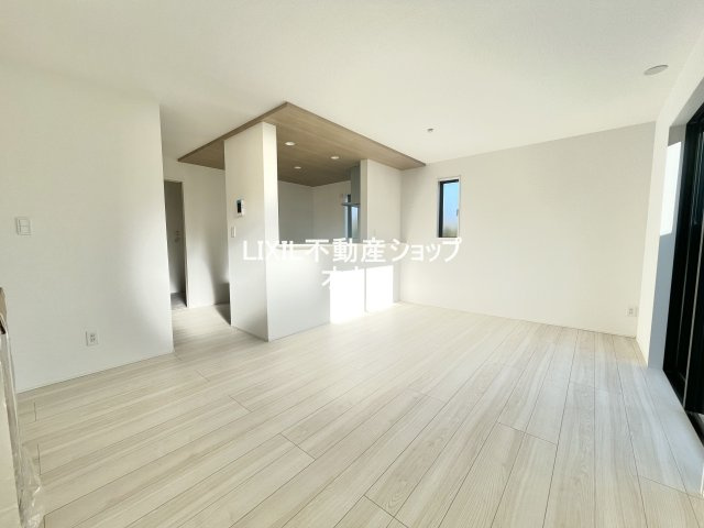 【居間・リビング】 | 羽生市加羽ケ崎　新築一戸建　全2棟　1号棟