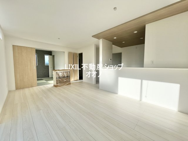 【居間・リビング】 | 羽生市加羽ケ崎　新築一戸建　全2棟　1号棟