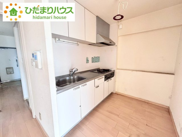 ローズハイツ野田愛宕　B棟のキッチン|LDKと一体の空間を演出してくれる、オープンキッチン。