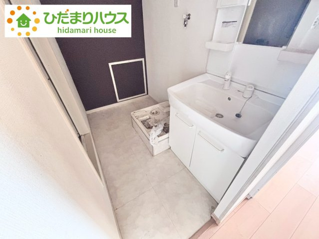 ローズハイツ野田愛宕　B棟の脱衣所|洗濯パン付き