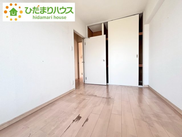 ローズハイツ野田愛宕　B棟の洋室|家族全員、川の字で寝ても十分な広さです(^O^)