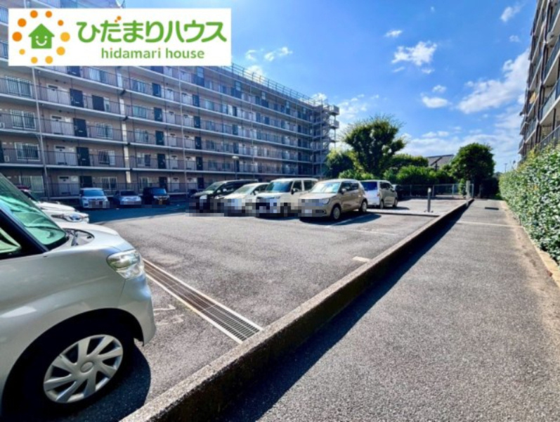 ローズハイツ野田愛宕　B棟の駐車場|敷地内駐車場有