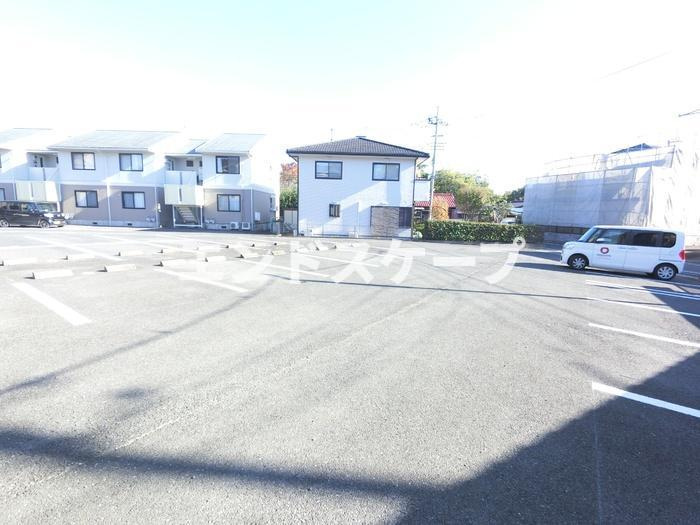 ウィルモア　Aの駐車場|高崎、前橋、伊勢崎エリアのお部屋探しはエンドスケープまで！お客様の理想お聞かせ下さい♪