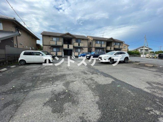 ウィルモア　Aの駐車場|高崎、前橋、伊勢崎エリアのお部屋探しはエンドスケープまで！お客様の理想お聞かせ下さい♪