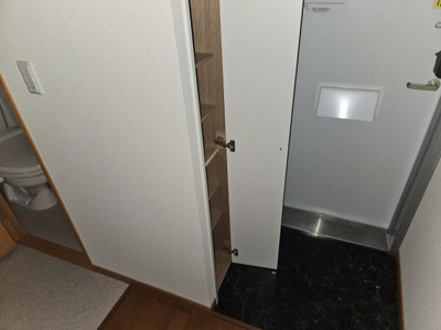 【玄関】 | レオパレスカトレア | 明るい玄関です