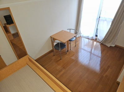 【居間・リビング】 | レオパレスカトレア | 使いやすい居間です