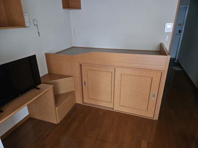 【寝室】 | レオパレスカトレア | 落ち着いた色調の寝室です