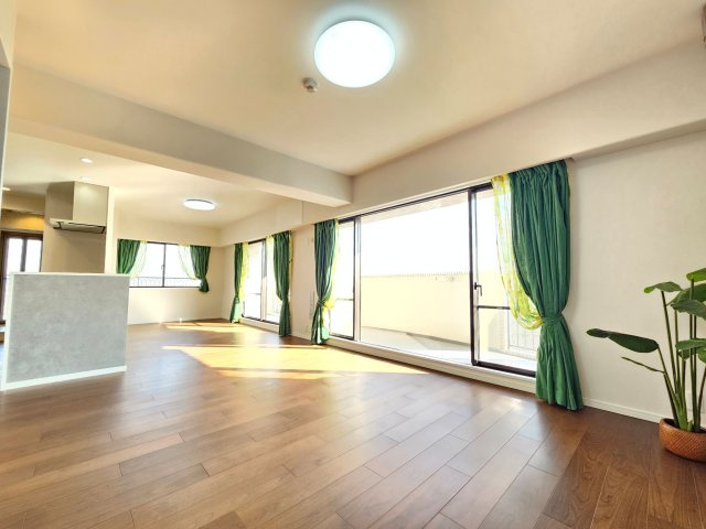 【居間・リビング】の画像