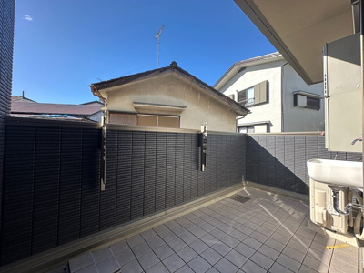 【バルコニー】 | 【新築】Nalu Avion/ナル・アヴィオン | ※施工中※バルコニーは南西向きなので、お洗濯物はお昼からでも乾きそう♪気分転換をするにもおすすめです☆