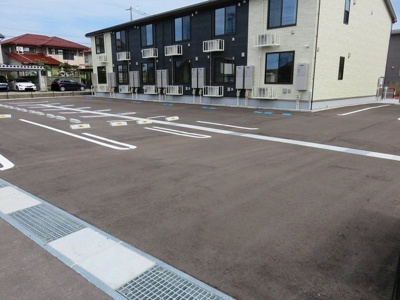 【駐車場】 | ヒカルサ高岡角ウエスト