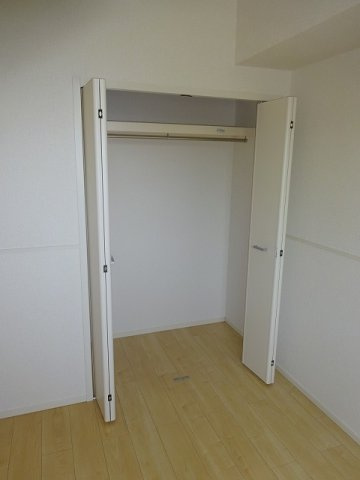 トビアスガーデン南沖洲Ａの収納|こまごまとしたものを収納できそうですね