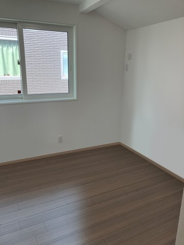 岸の丘町　中古戸建て（一条工務店施工）の洋室|スタンダードな洋室です