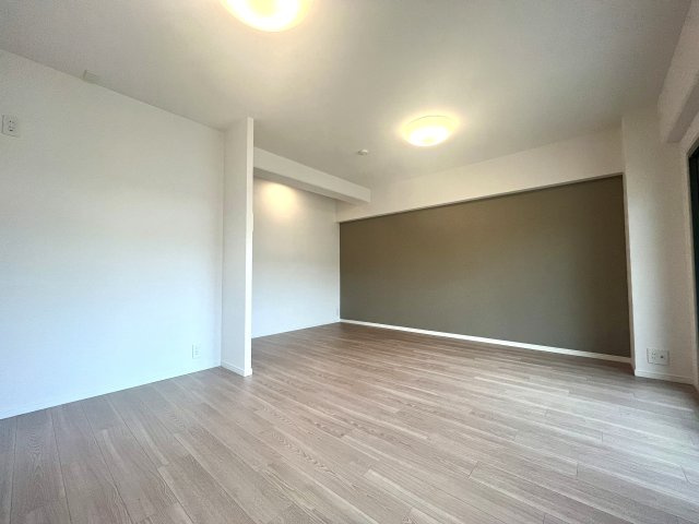 寝屋川東ファミリータウン西四番館の居間・リビング