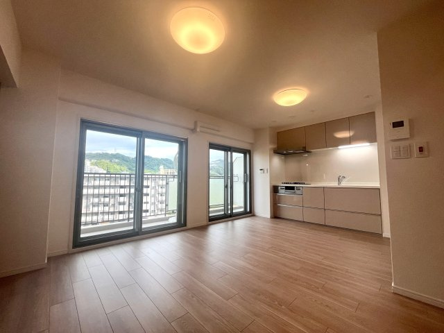 寝屋川東ファミリータウン西四番館の居間・リビング