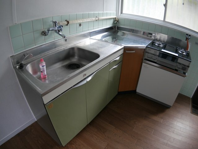 鈴蘭台西町戸建のキッチン|キッチンでお料理をお楽しみください