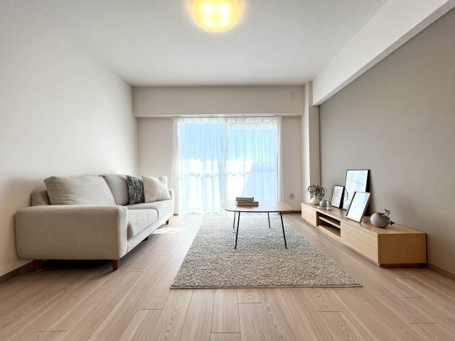 香枦園スカイハイツの居間・リビング