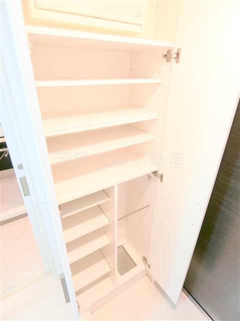 スタイリオ蒲田の収納|玄関収納　シューズBOX　傘立て