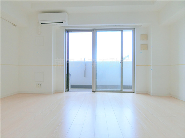 スタイリオ蒲田の居間・リビング|南向きの明るい洋室10.2帖