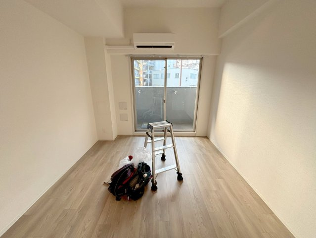 エスリード新大阪ラヴァーグの居間・リビング