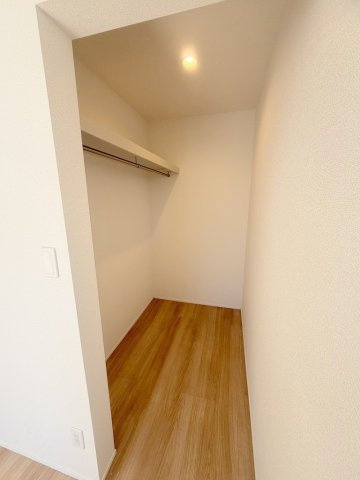 三郷市彦川戸1丁目　新築戸建　全1棟の収納|季節物の大物家電の収納にも便利なウォークインクローゼット