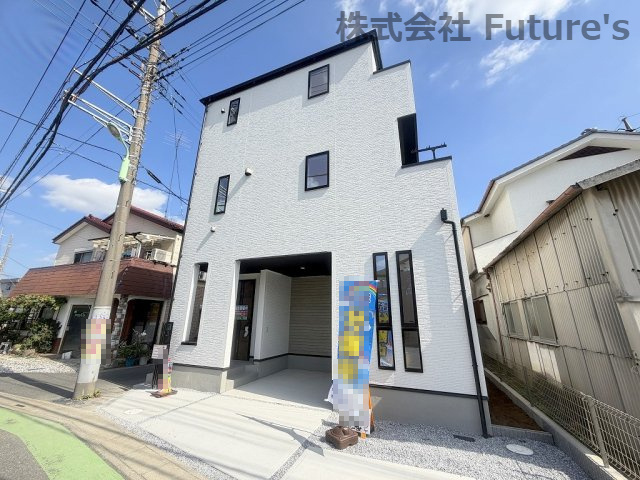 三郷市彦川戸1丁目　新築戸建　全1棟の外観|ららぽーと新三郷やコストコ、IKEAが車で8分！多彩な商業施設が点在するエリア