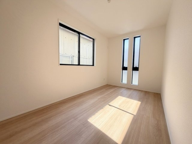 三郷市彦川戸1丁目　新築戸建　全1棟の洋室|1階の洋室6.12帖