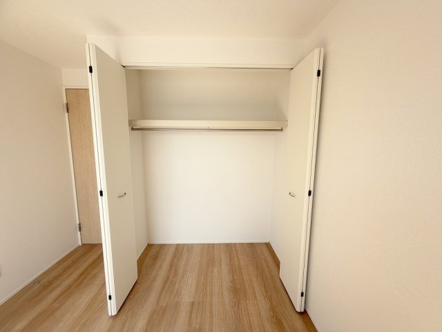 三郷市彦川戸1丁目　新築戸建　全1棟の収納|大切な衣類を収納できるクローゼット付き