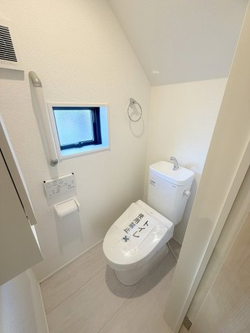 三郷市彦川戸1丁目　新築戸建　全1棟のトイレ|1階のトイレです