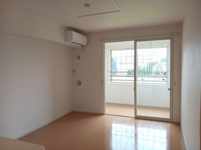 【居間・リビング】 | ソレイユ高岡Ⅱ