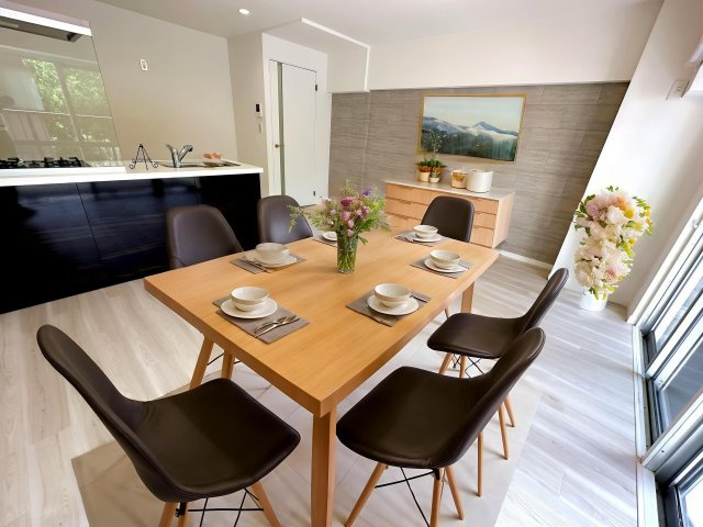 梅島ハイツのダイニング|憩いの時間を生むリビングダイニング♪ご家族揃って大切なひと時をお過ごしいただけます(^^)