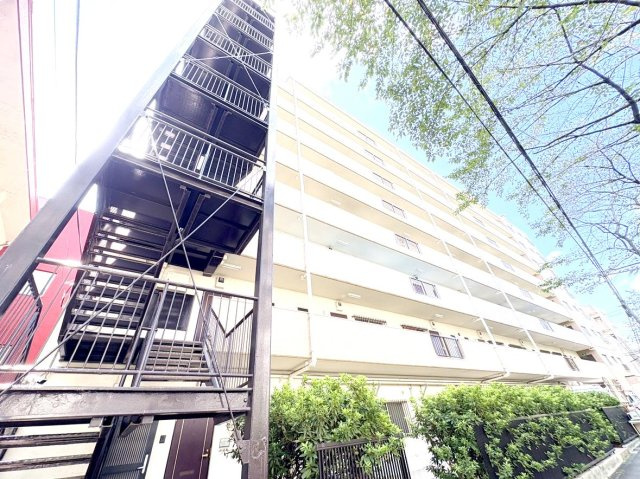 梅島ハイツの外観