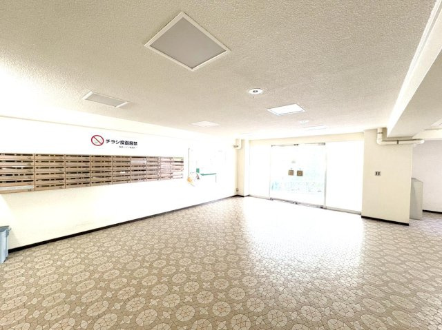 梅島ハイツのロビー