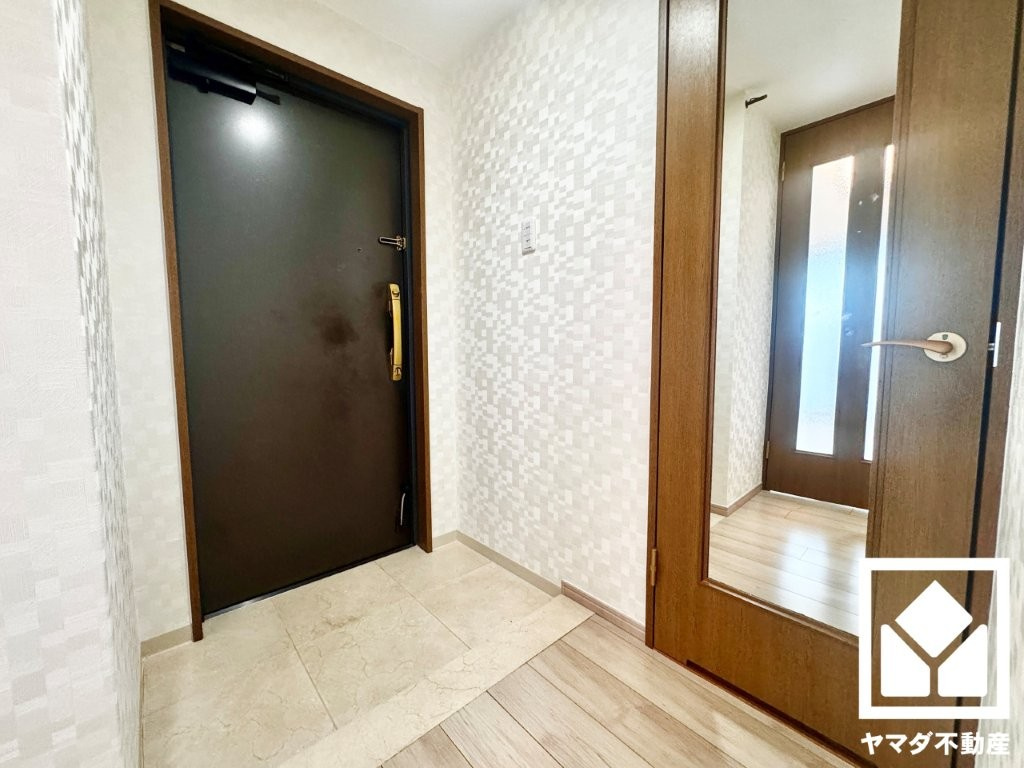 シンフォニー桃山の玄関