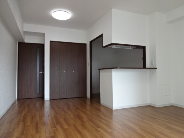 姫路市北条口３丁目の賃貸マンションの居間・リビング