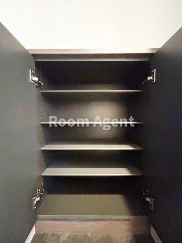 ファステート葵桜通リブレの玄関