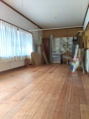 大山町加茂中古戸建の洋室