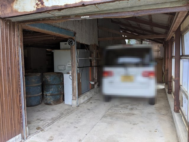 大山町加茂中古戸建の駐車場