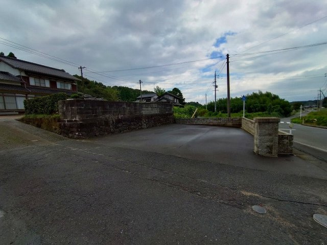 大山町加茂中古戸建の外観|敷地面積約426坪となっております。
