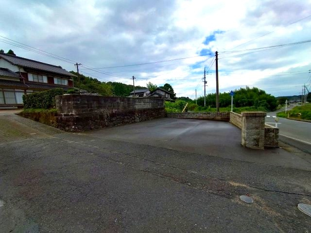 大山町加茂中古戸建の外観|敷地面積約426坪となっております。

