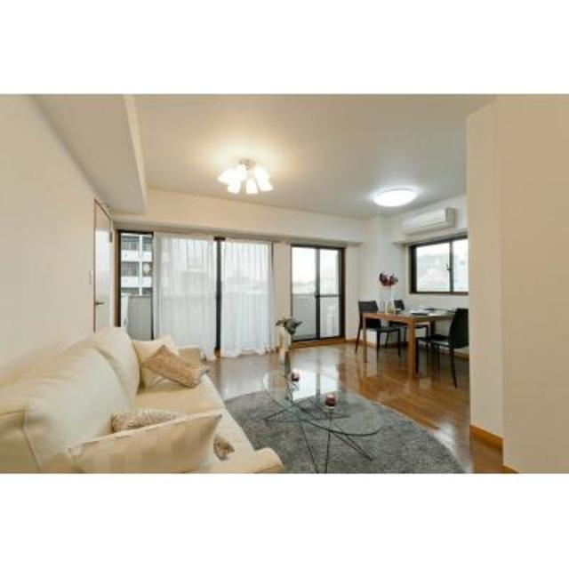 マージュ市谷柳町の居間・リビング|※写真は同タイプ住戸です。