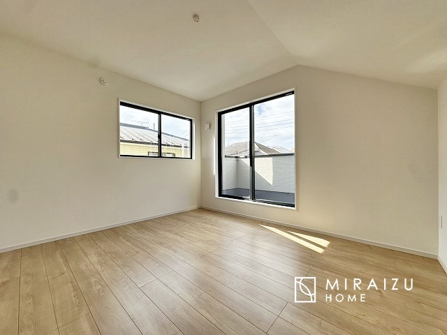 【寝室】 | 暮らしやすさを考えたプランで快適な現地ロケーションを実現。安らぎに満たされる、ゆとりのある日々を過ごせます♪